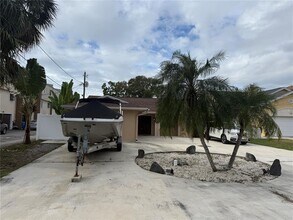 4410 Waltham Ave in Tampa, FL - Building Photo - Building Photo