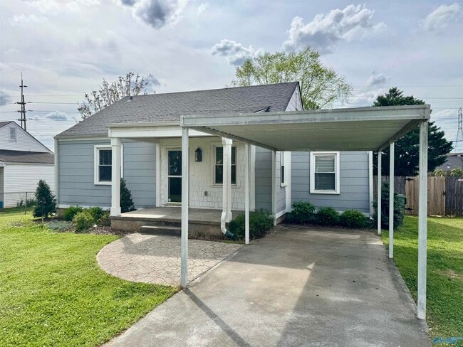 property at 1906 Vanderbilt Cir SW