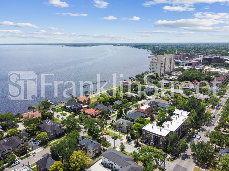 Hart House in Jacksonville, FL - Building Photo