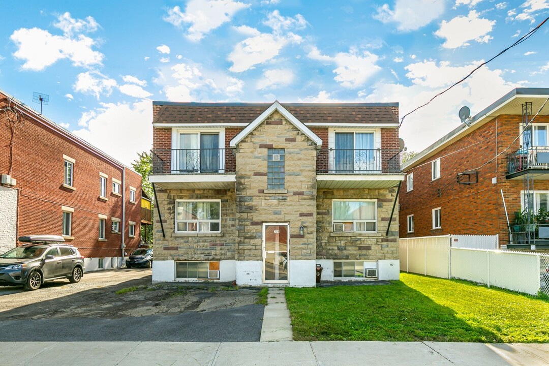 224 René-Philippe Rue in Longueuil, QC - Building Photo