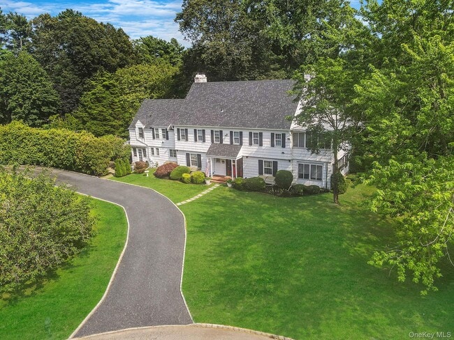 5 Kohlsaat Ct in Smithtown, NY - Building Photo - Building Photo