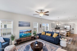 102 Orca Wy in Cedar Point, NC - Building Photo - Building Photo