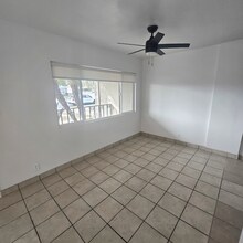 2404 Barnett St in Bakersfield, CA - Building Photo - Building Photo