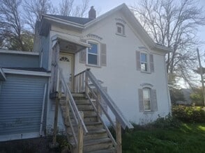 406 N Bridge St in Manawa, WI - Building Photo - Building Photo