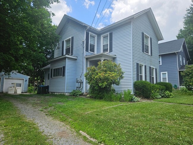 property at 424 Stinaff St