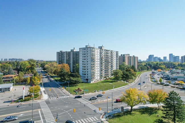 225 Van Horne Apartments in Toronto, ON - Building Photo - Building Photo
