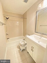 864 College Pkwy-Unit -201 in Rockville, MD - Building Photo - Building Photo