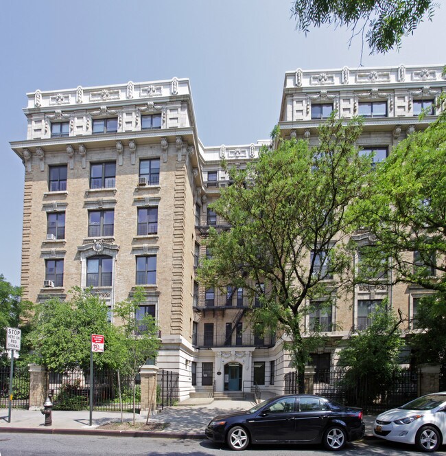 273-277 Gates Ave in Brooklyn, NY - Foto de edificio - Building Photo