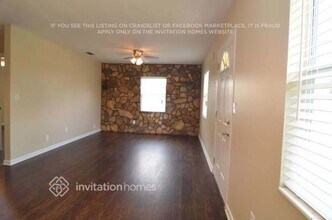 7020 Aspen Ave in Tampa, FL - Building Photo - Building Photo