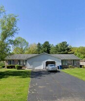 267 N Colonial Dr, Unit 269 in Cortland, OH - Building Photo