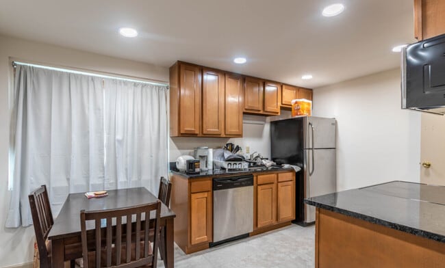 28-43 E 18th Ave in Columbus, OH - Building Photo - Building Photo