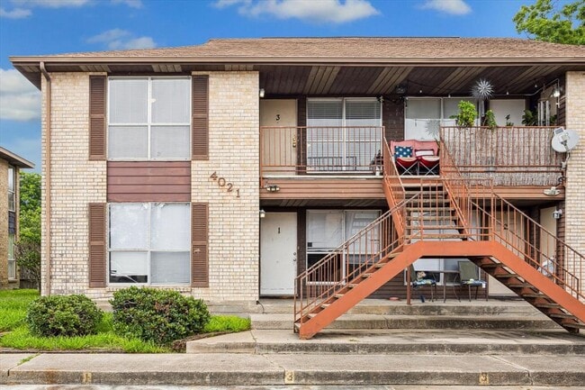 property at 4021 Briar Hollow Dr