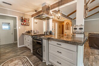 635 W Church in Centerville, TX - Building Photo - Building Photo