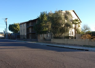 Hatcher Heights in Phoenix, AZ - Building Photo - Building Photo