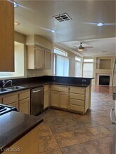 5112 Forest Oaks Dr in Las Vegas, NV - Building Photo - Building Photo
