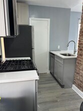 70-33 72nd Pl in Queens, NY - Building Photo - Building Photo