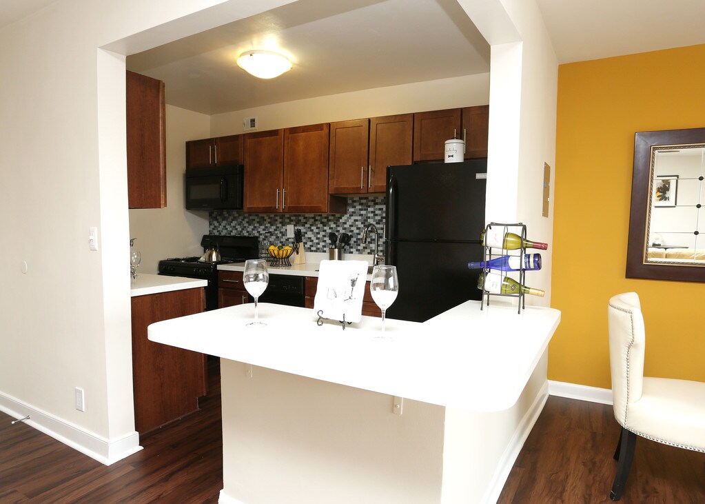 Dominion Towers Arlington, VA Apartments