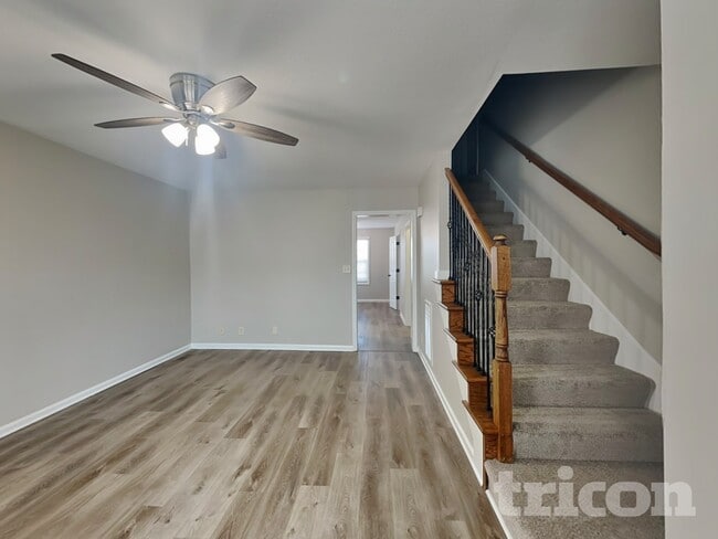 1033 Dwight Eisenhower Way in Clarksville, TN - Building Photo - Building Photo