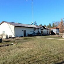 N9362 7th Ave in Necedah, WI - Foto de edificio - Building Photo