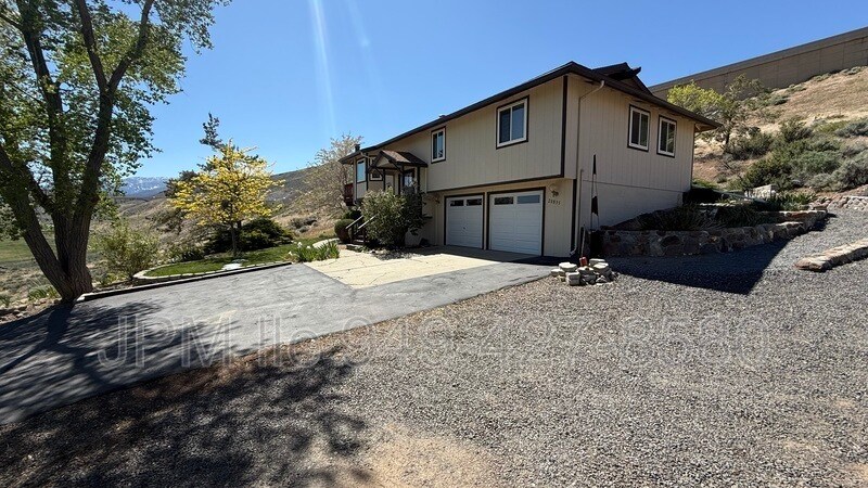 20835 Cooke Dr in Reno, NV - Building Photo
