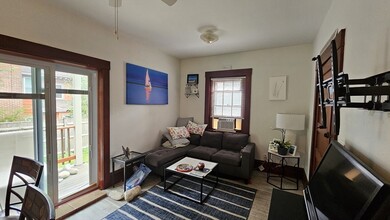 21 Chase St, Unit #B in Newton, MA - Building Photo - Building Photo