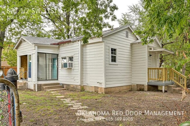 property at 821 SW 31st St