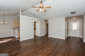 717 Kaylors Mdw in Locust Grove, GA - Building Photo - Building Photo