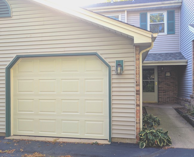 Fairfield Townhouses in Cedarburg, WI - Building Photo - Building Photo