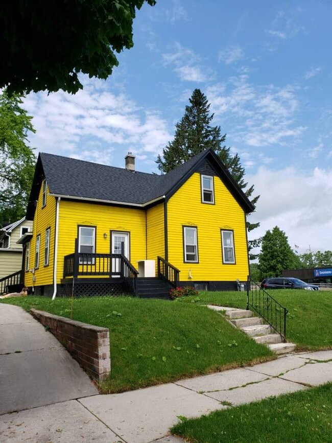 property at 1703 Erie Ave