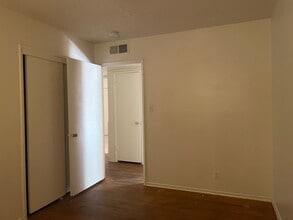 711 E Fountain Way in Fresno, CA - Building Photo - Building Photo