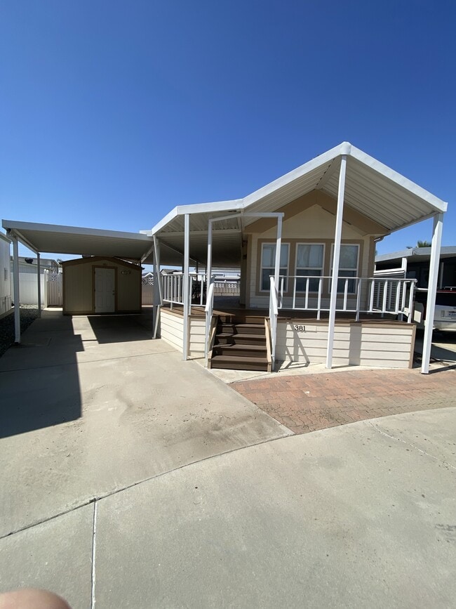 property at 1295 S Cawston Ave