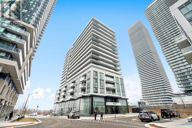 65 Annie Craig Dr in Toronto, ON - Building Photo - Building Photo