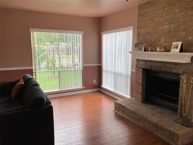 property at 1839 Sherwood Forest St