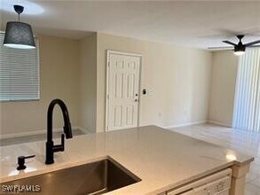 1160 Wildwood Lakes Blvd in Naples, FL - Building Photo - Building Photo
