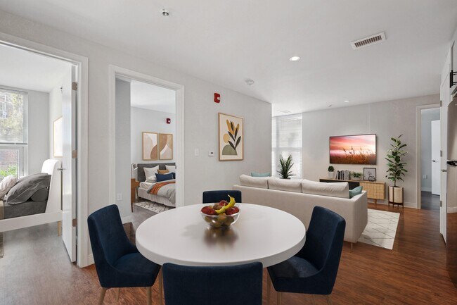 MDXL Flats in Washington, DC - Foto de edificio - Building Photo