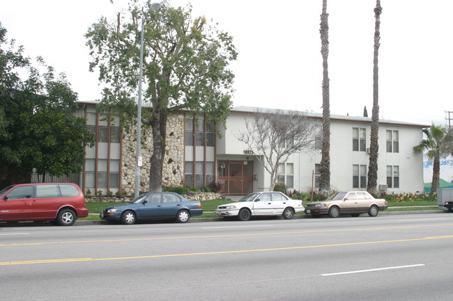 Sherman Way Apartments in Reseda, CA - Building Photo - Building Photo