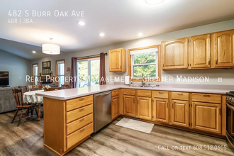 482 S Burr Oak Ave in Oregon, WI - Foto de edificio - Building Photo