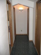 7918 E 500N Rd, Unit 7918-B in St Anne, IL - Building Photo - Building Photo