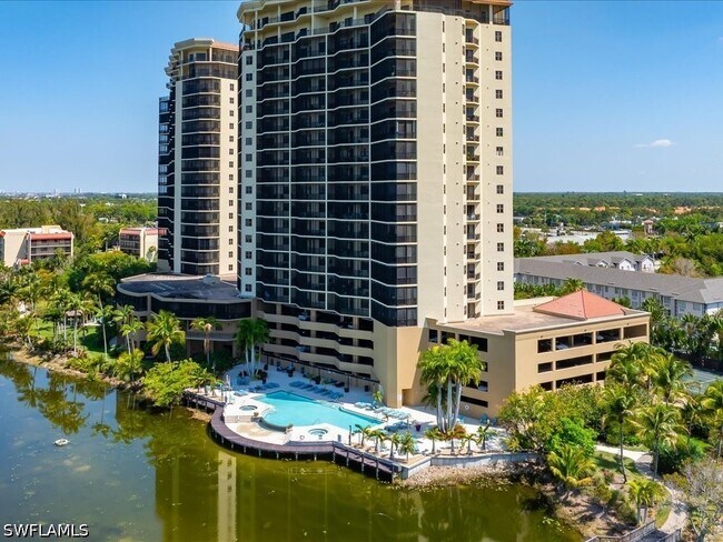 14380 Riva Del Lago Dr in Ft. Myers, FL - Building Photo - Building Photo