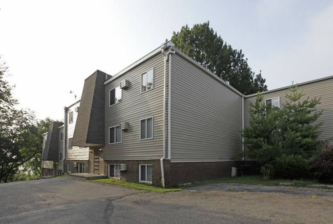 Incline Ridge Apartments in Cincinnati, OH - Building Photo - Building Photo