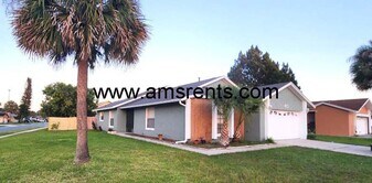 3285 Peace Pipe Dr in Kissimmee, FL - Building Photo