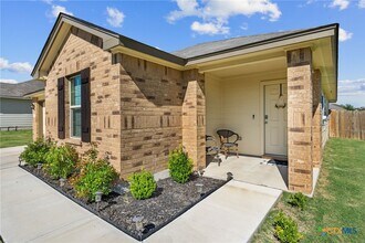 5102 Karen Grn Dr in Killeen, TX - Foto de edificio - Building Photo