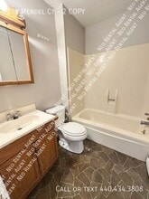 138 Mendel Ct in Elyria, OH - Building Photo - Building Photo