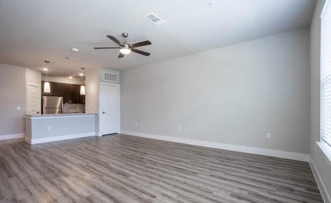 15500 Middlebrook Dr in Houston, TX - Building Photo - Building Photo