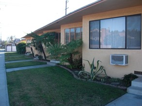 1340 N Buena Vista St in Burbank, CA - Building Photo - Building Photo