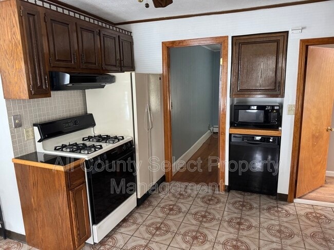 16 Mt Vernon St in Peabody, MA - Building Photo - Building Photo