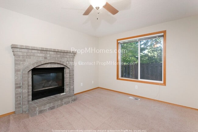 9445 SW Iowa Dr in Tualatin, OR - Building Photo - Building Photo