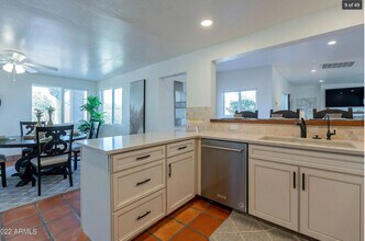 5418 E Yolantha St in Cave Creek, AZ - Foto de edificio - Building Photo
