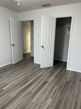 3204 Chacota St, Unit 3 in Laredo, TX - Building Photo - Building Photo