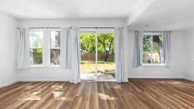 7002 Crystalbrook Dr in Austin, TX - Building Photo - Building Photo
